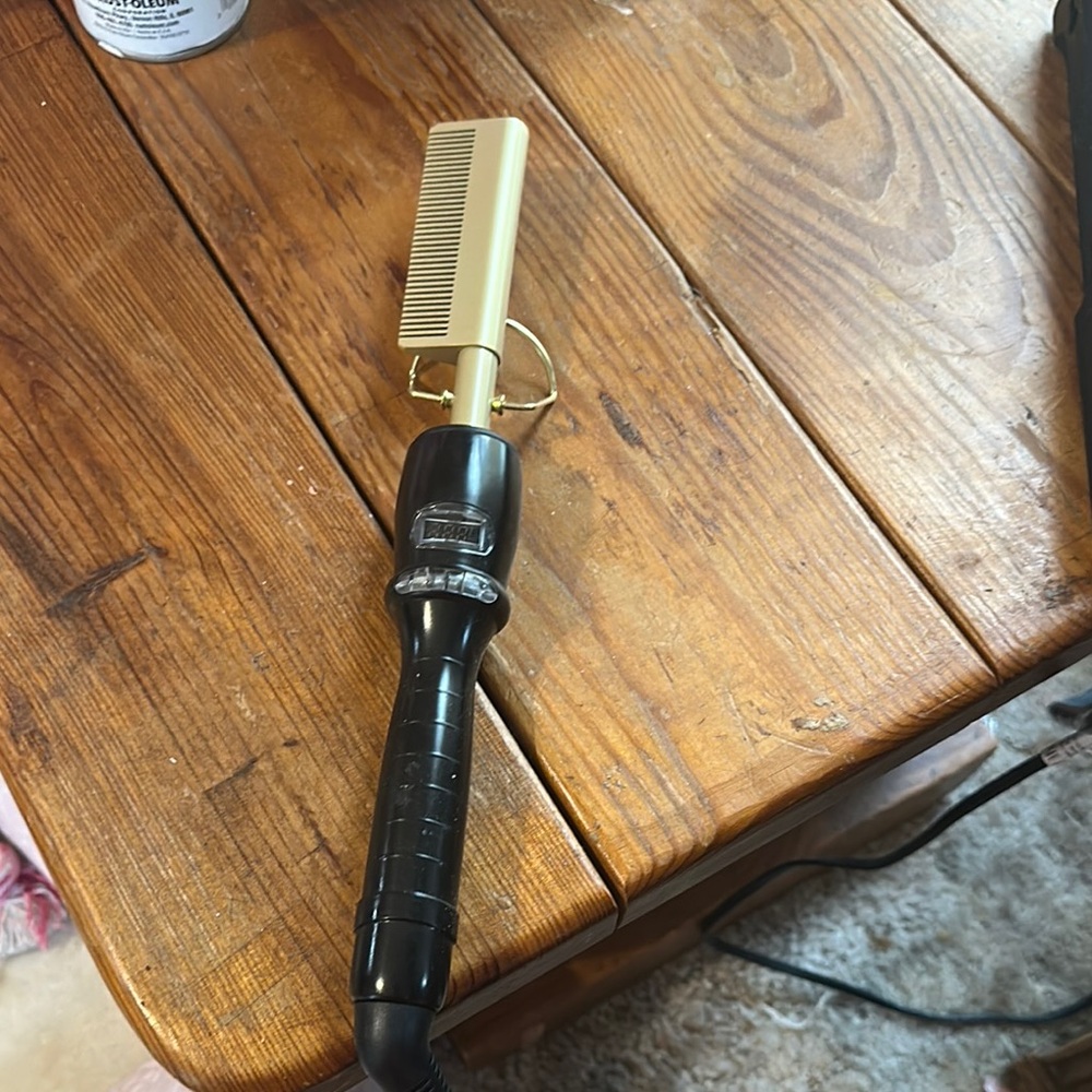 Gold and Black Hot Comb